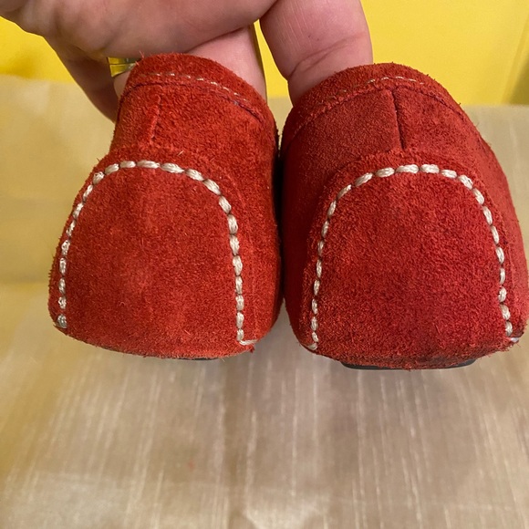 Michael Kors red suede loafer - Picture 5 of 7